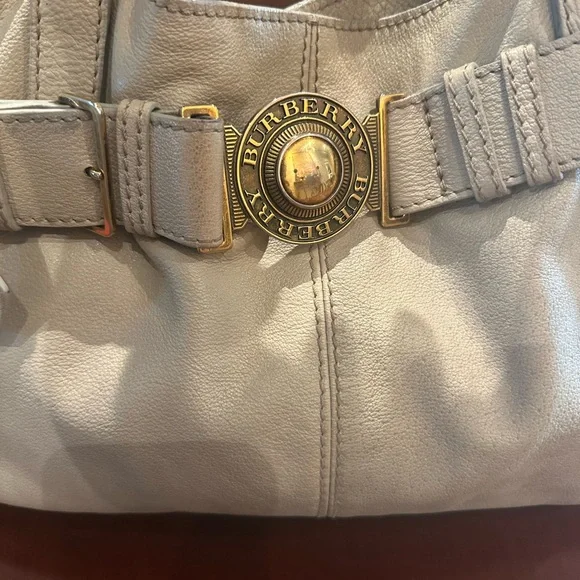 Gorgeous GUC Burberry Lamberth Buffalo leather handbag